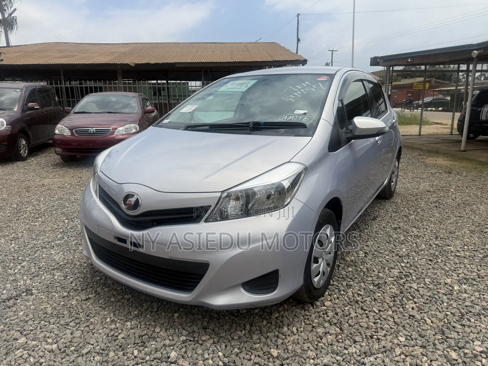 Toyota Vitz 1.3 FWD 3dr 2014 Silver