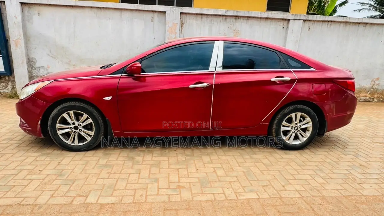Hyundai Sonata SE 2.0T Sedan FWD (2.0L 4cyl 6A) 2013 Red