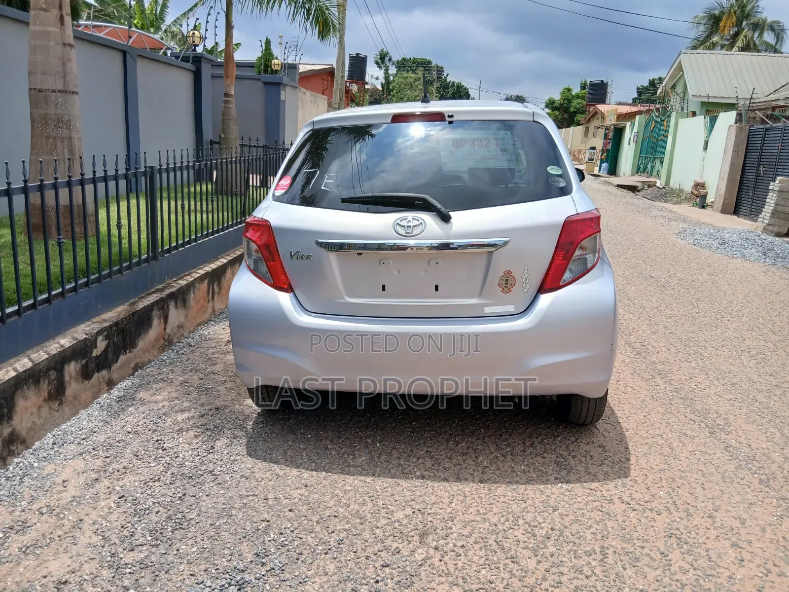 Toyota Vitz 1.3 FWD 5dr 2014 Silver