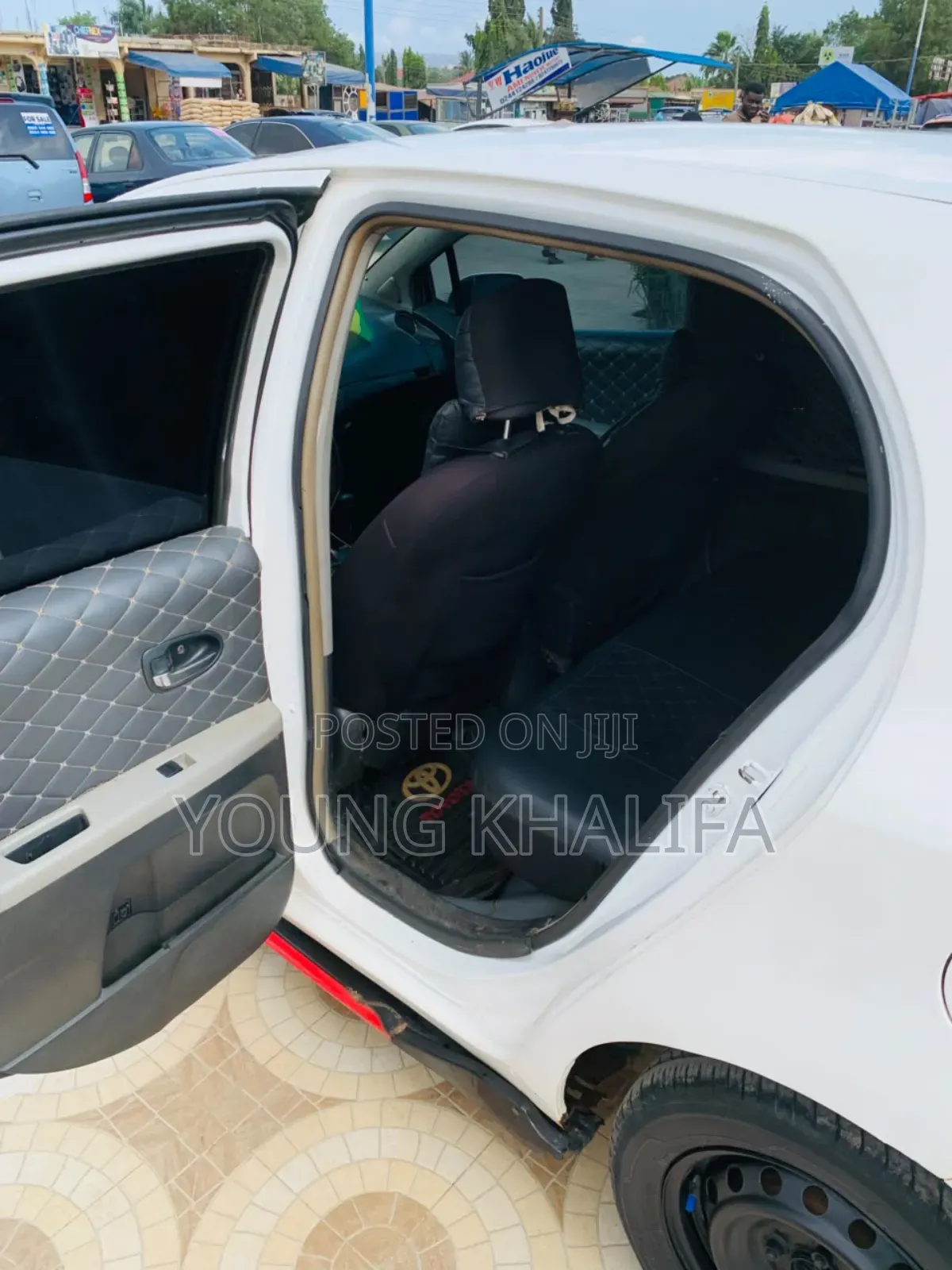 Toyota Vitz 2010 White