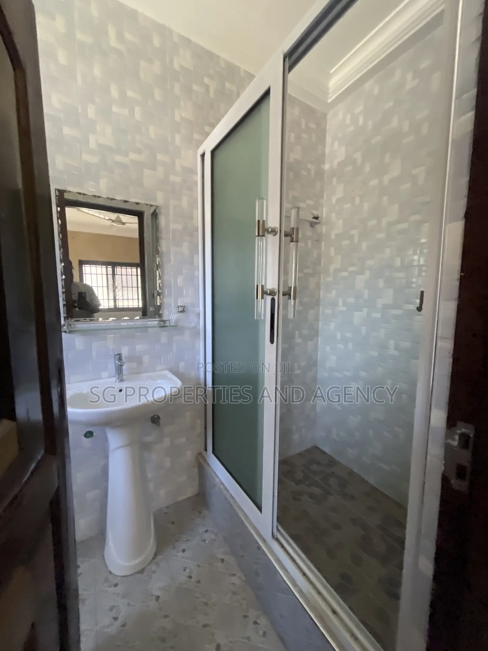 2bdrm Apartment in Junction Mall, Sakumono for rent