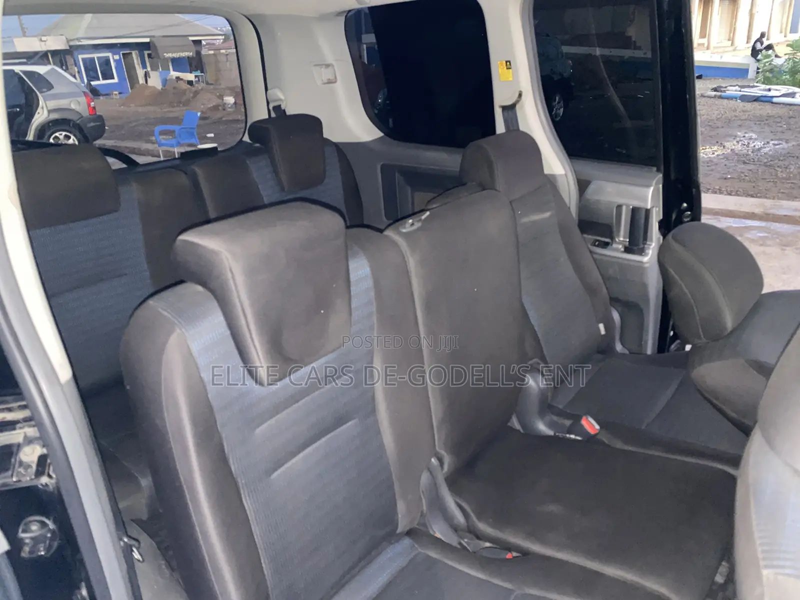 Toyota Voxy X 2WD 8-Seater 2011 Black