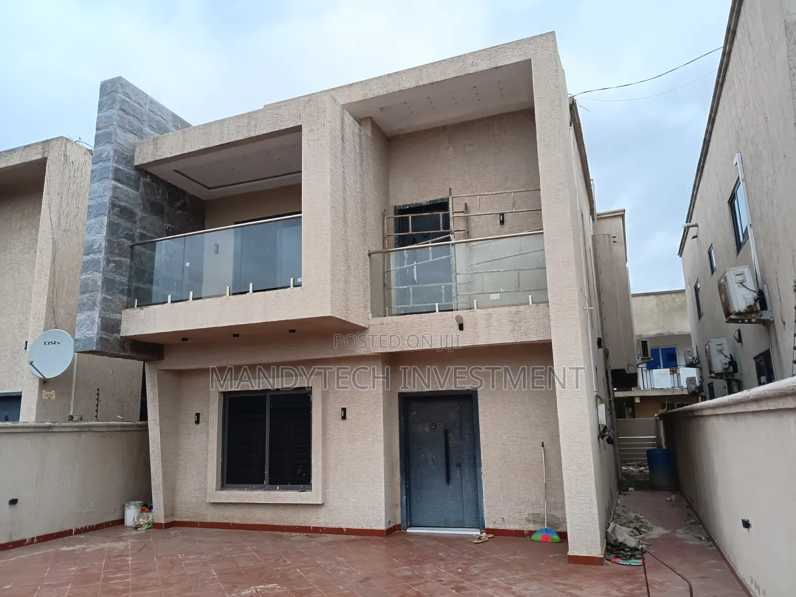 4bdrm Mansion in Lake Side Estate for sale