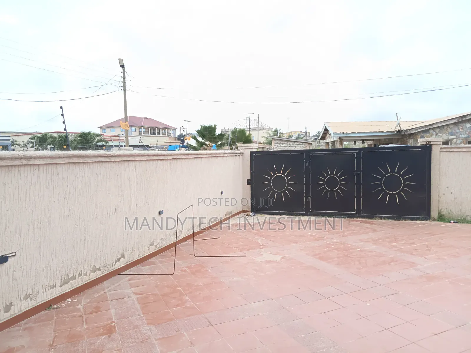 4bdrm Mansion in Lake Side Estate for sale