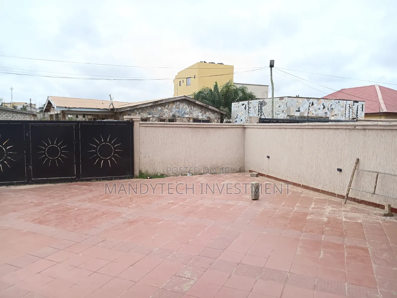 4bdrm Mansion in Lake Side Estate for sale
