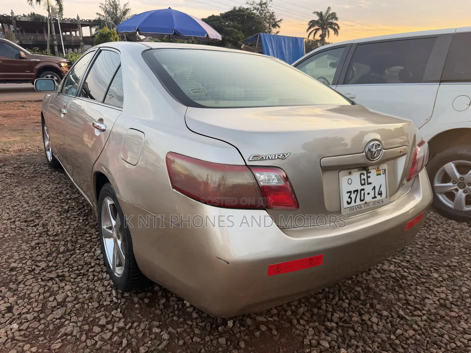 Toyota Camry LE 4dr Sedan (2.5L 4cyl 6AM) 2010 Gold