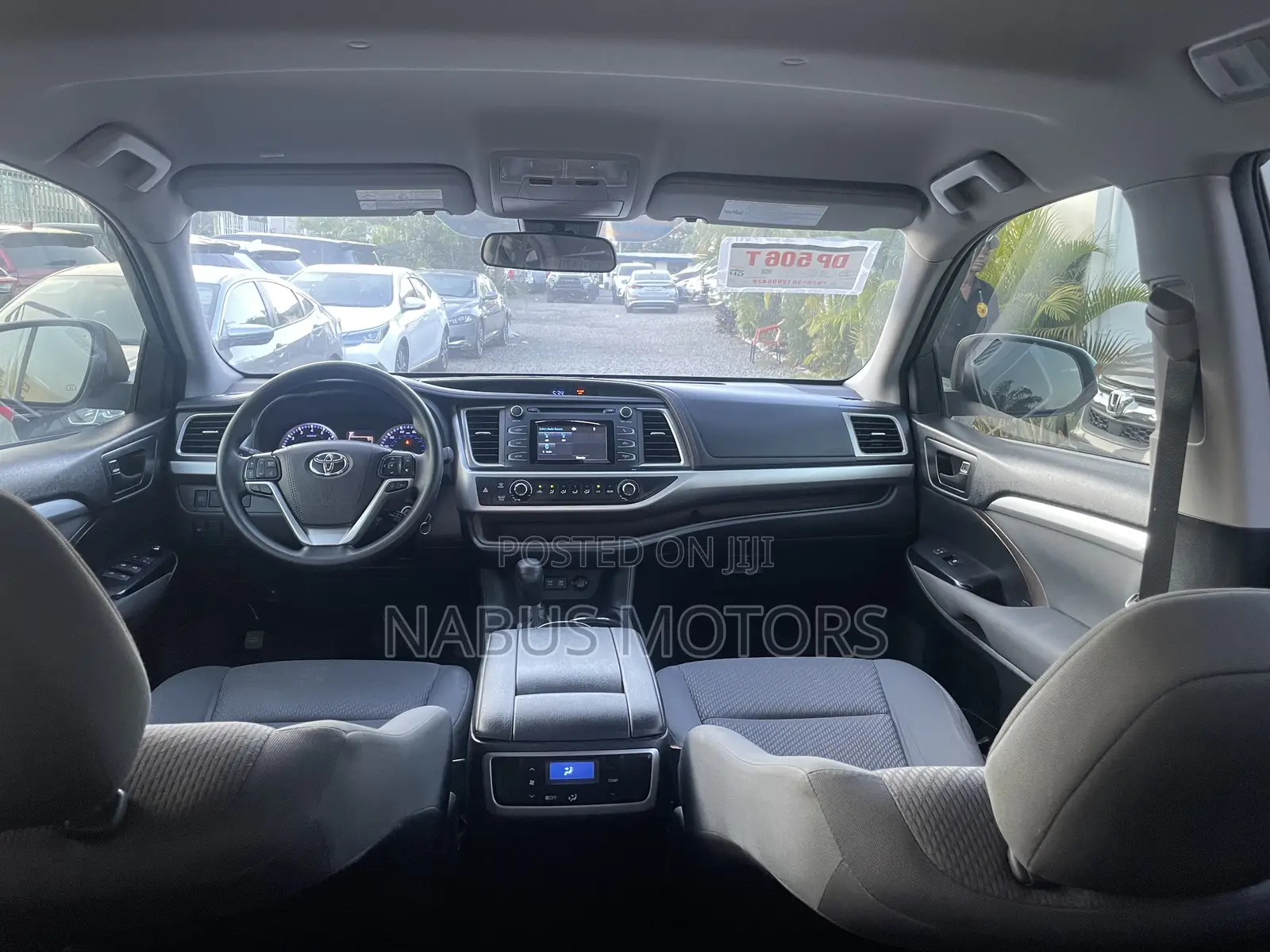 Toyota Highlander LE 2019 Silver