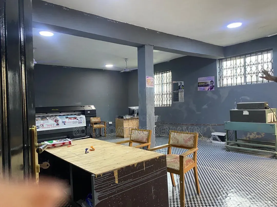 4bdrm House in Akuapim North for sale