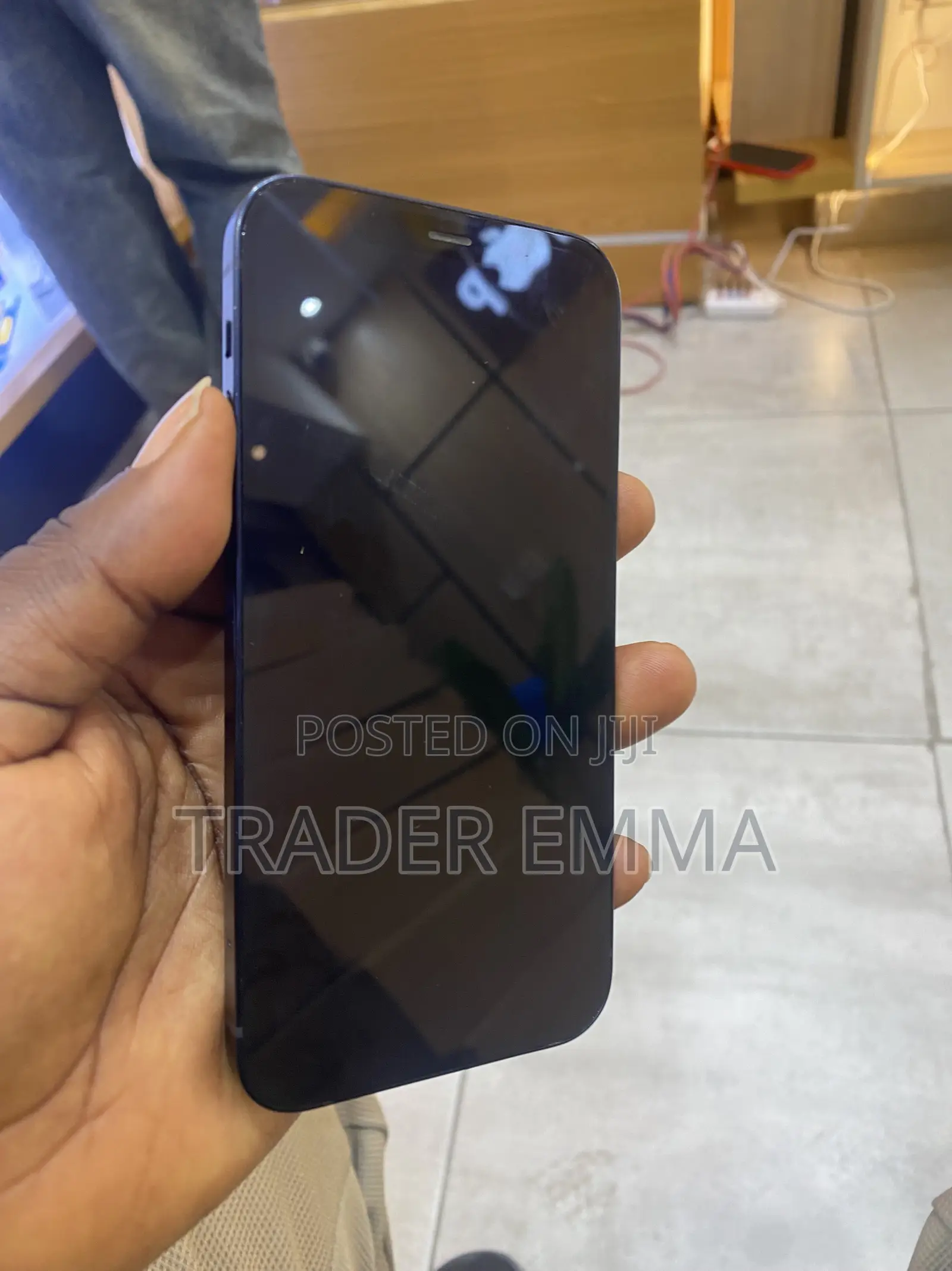 Apple iPhone 12 64 GB Black