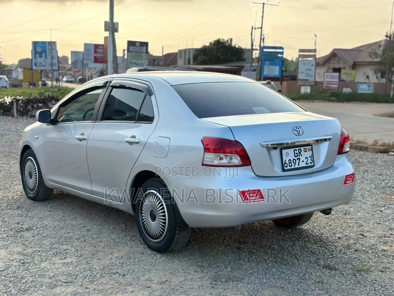 Toyota Belta 2010 Silver