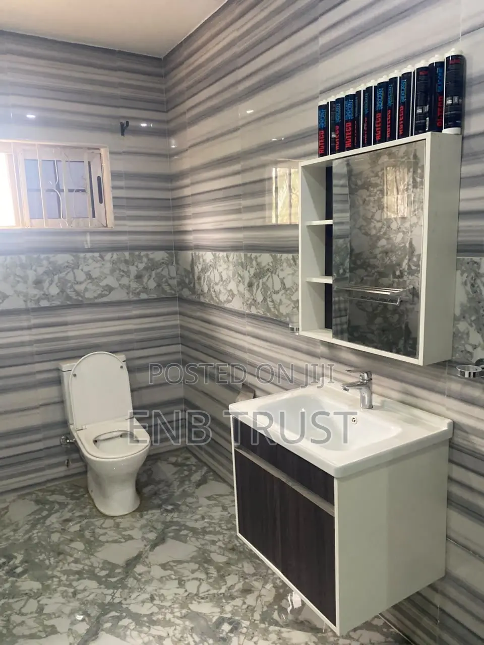 6bdrm Duplex in Haatso, Ga East Municipal for sale