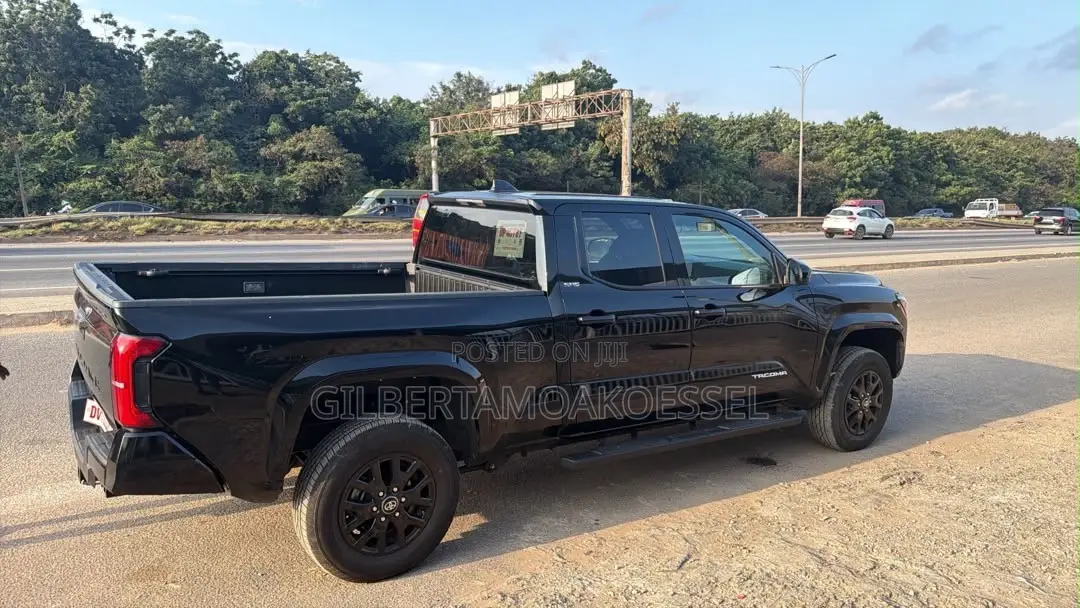 Toyota Tacoma 2025 Black