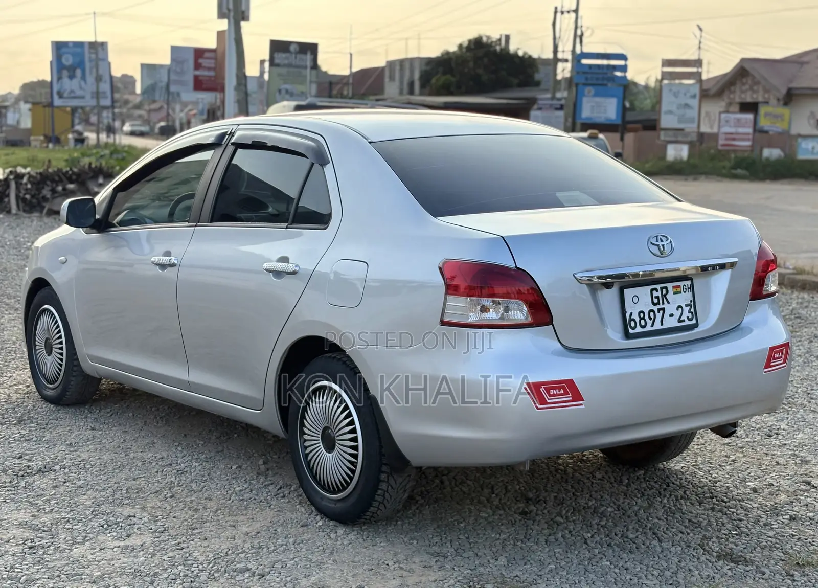 Toyota Belta 2010 Silver