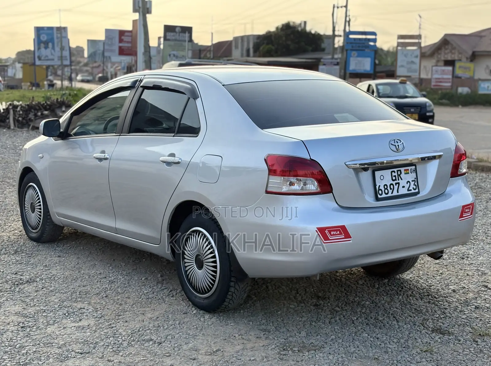 Toyota Belta 2010 Silver