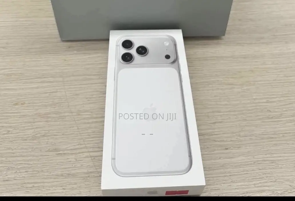 New Apple iPhone 17 Pro Max 256 GB Silver