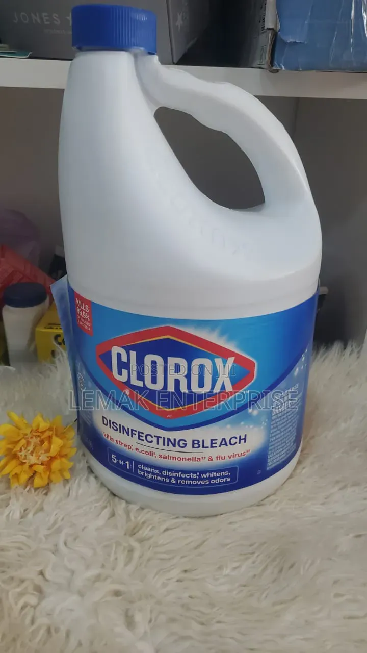 Clorox Disinfecting Bleach.