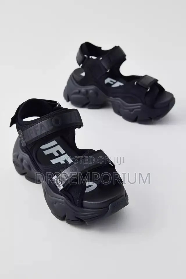 BUFFALO Chunky Sandals