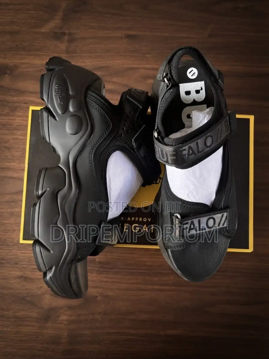 BUFFALO Chunky Sandals