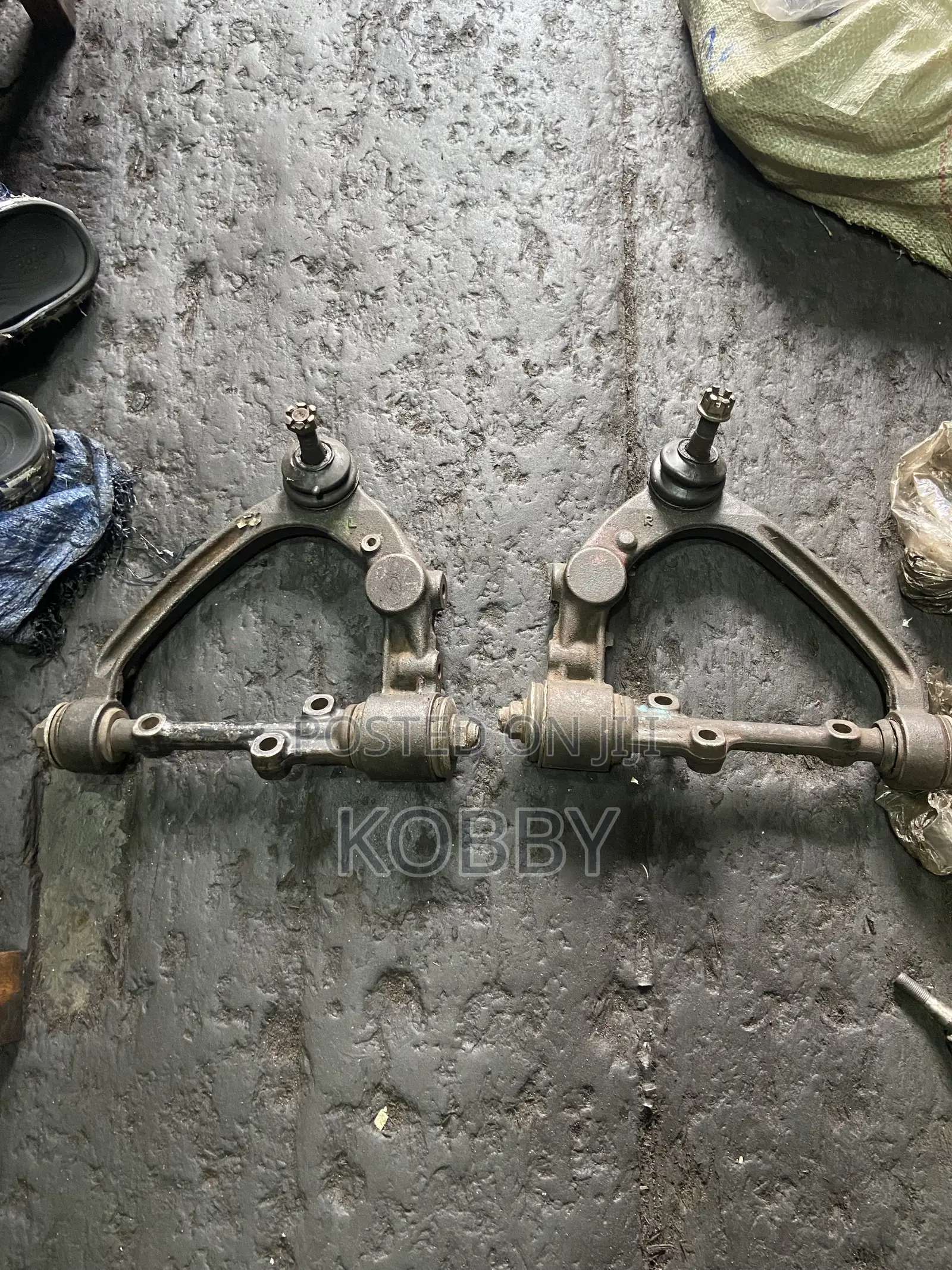 Toyota Hiace /Fish, Upper Arm/ Upper Control Arm Korea / Japan Used