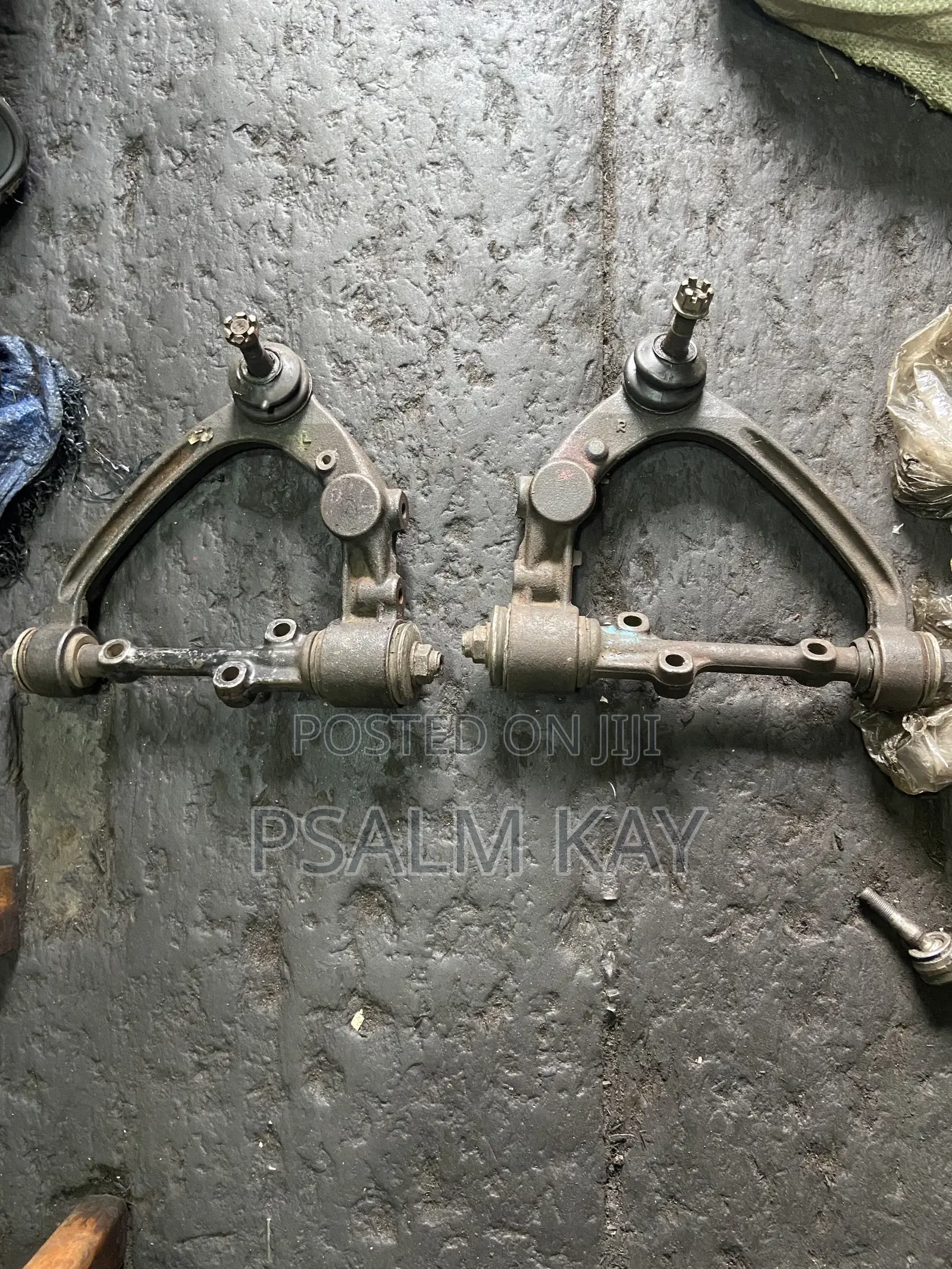 Toyota Hiace /Fish, Upper Arm/ Upper Control Arm Korea / Japan Used