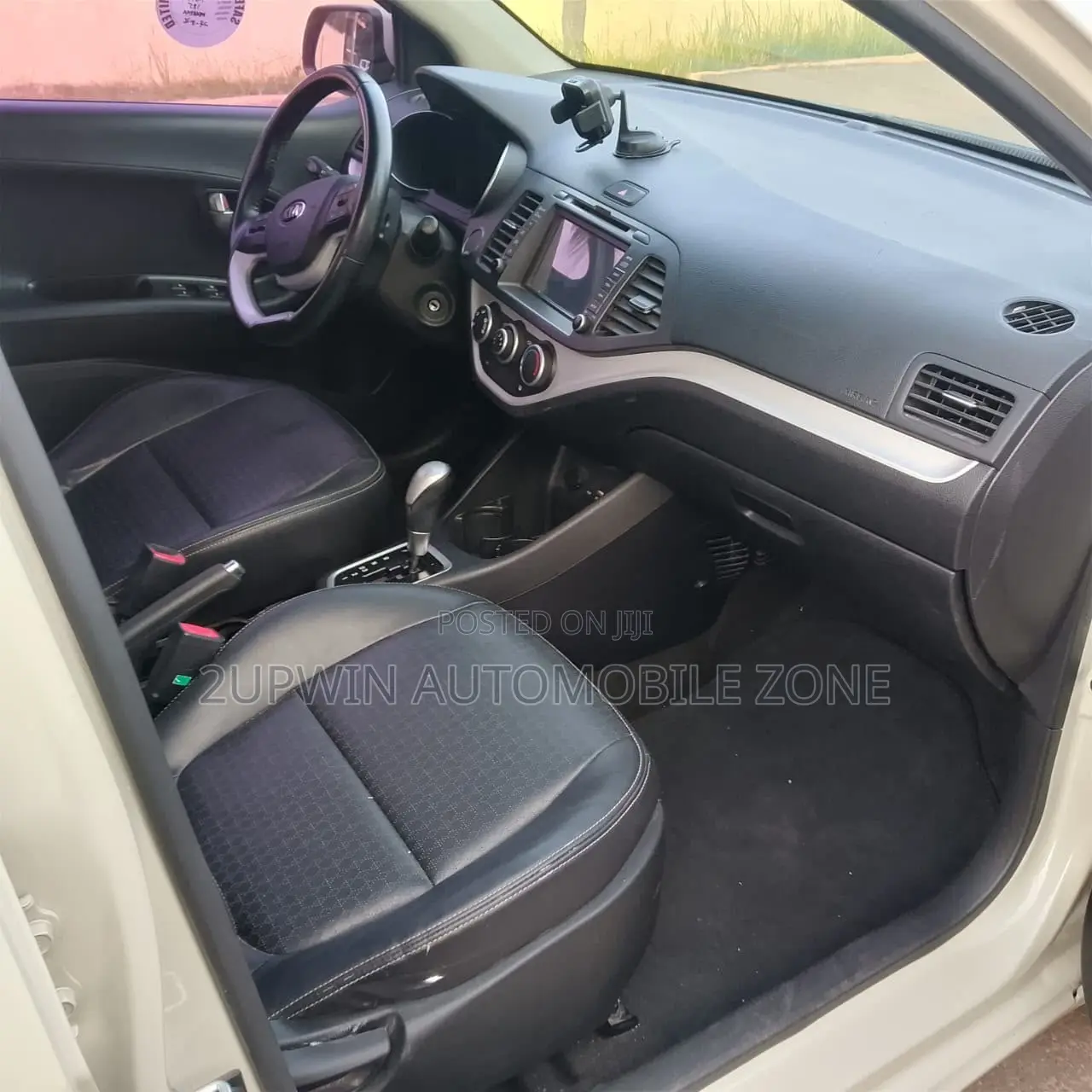 Toyota Vitz 2016