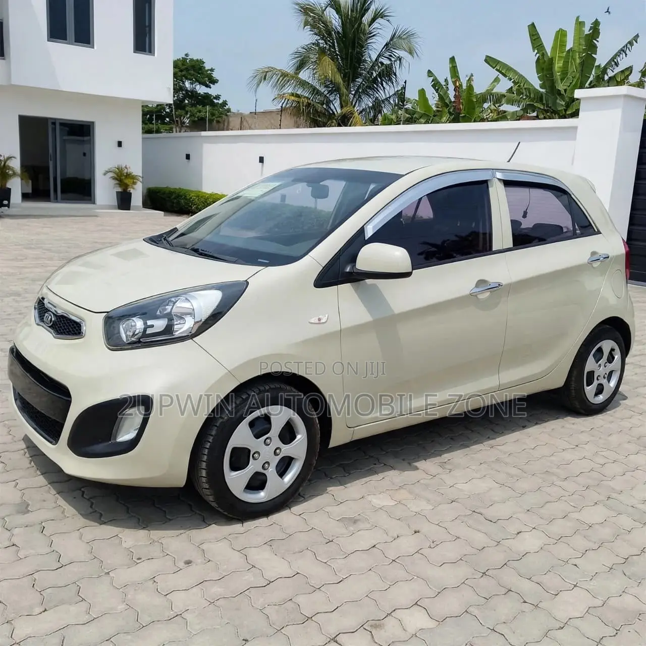 Toyota Vitz 2016