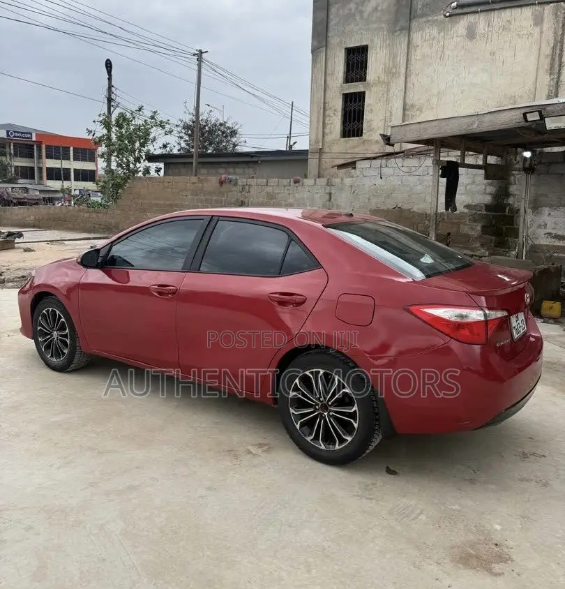 Toyota Corolla SE Special Edition 4dr Sedan (1.8L 4cyl CVT) 2017 Red