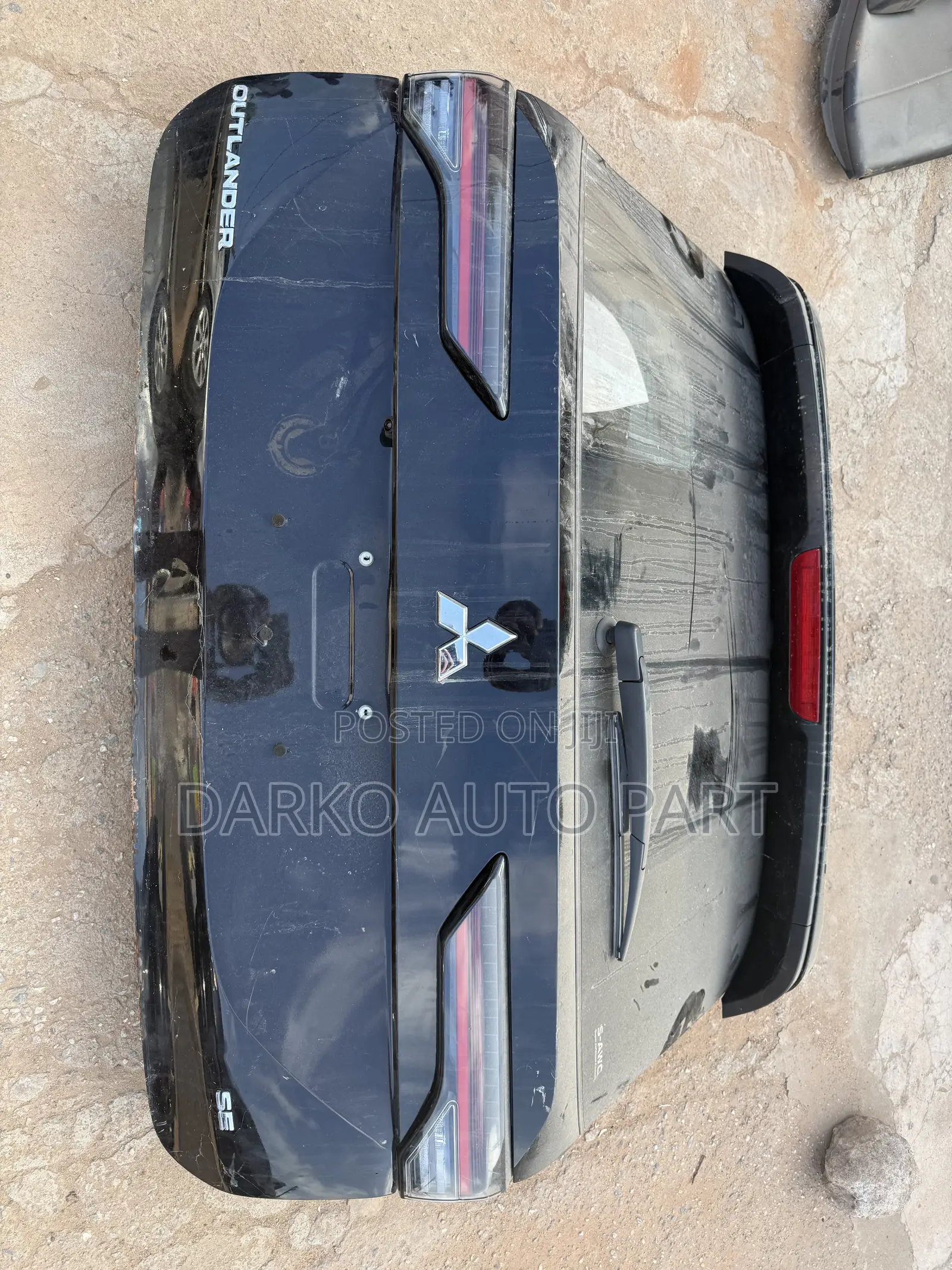 Mitsubishi Outlander 2025-2026 Tailgate Complete