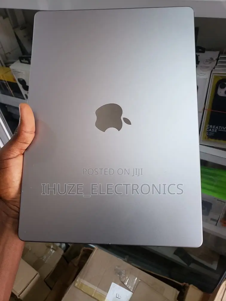 Laptop Apple MacBook Pro 2021 M1 16GB Apple M1 Pro SSD 512GB