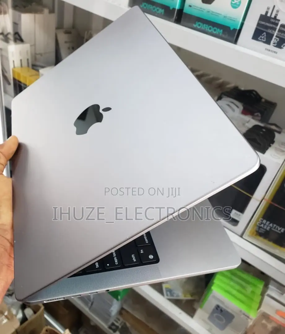 Laptop Apple MacBook Pro 2021 M1 16GB Apple M1 Pro SSD 512GB