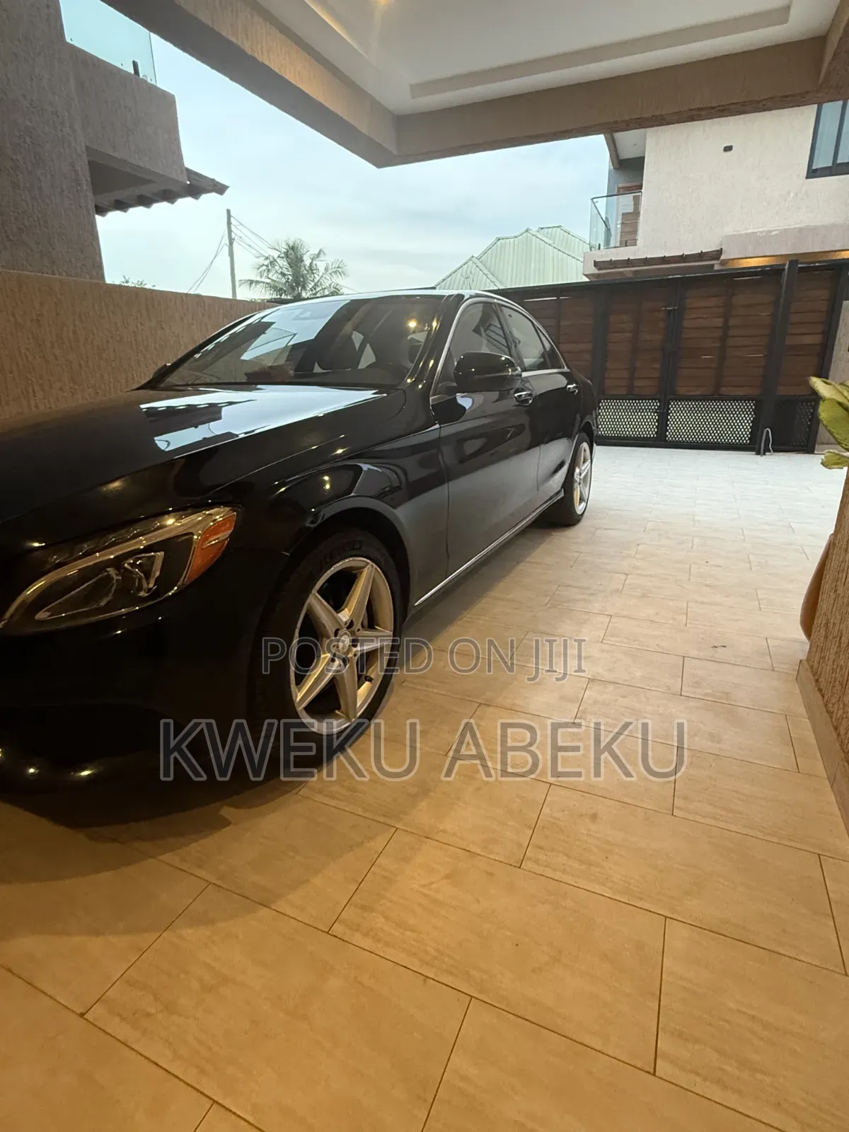 Mercedes-Benz C300 Luxury 4dr AWD 4Matic Sedan (2.0L 4cyl 7A) 2015