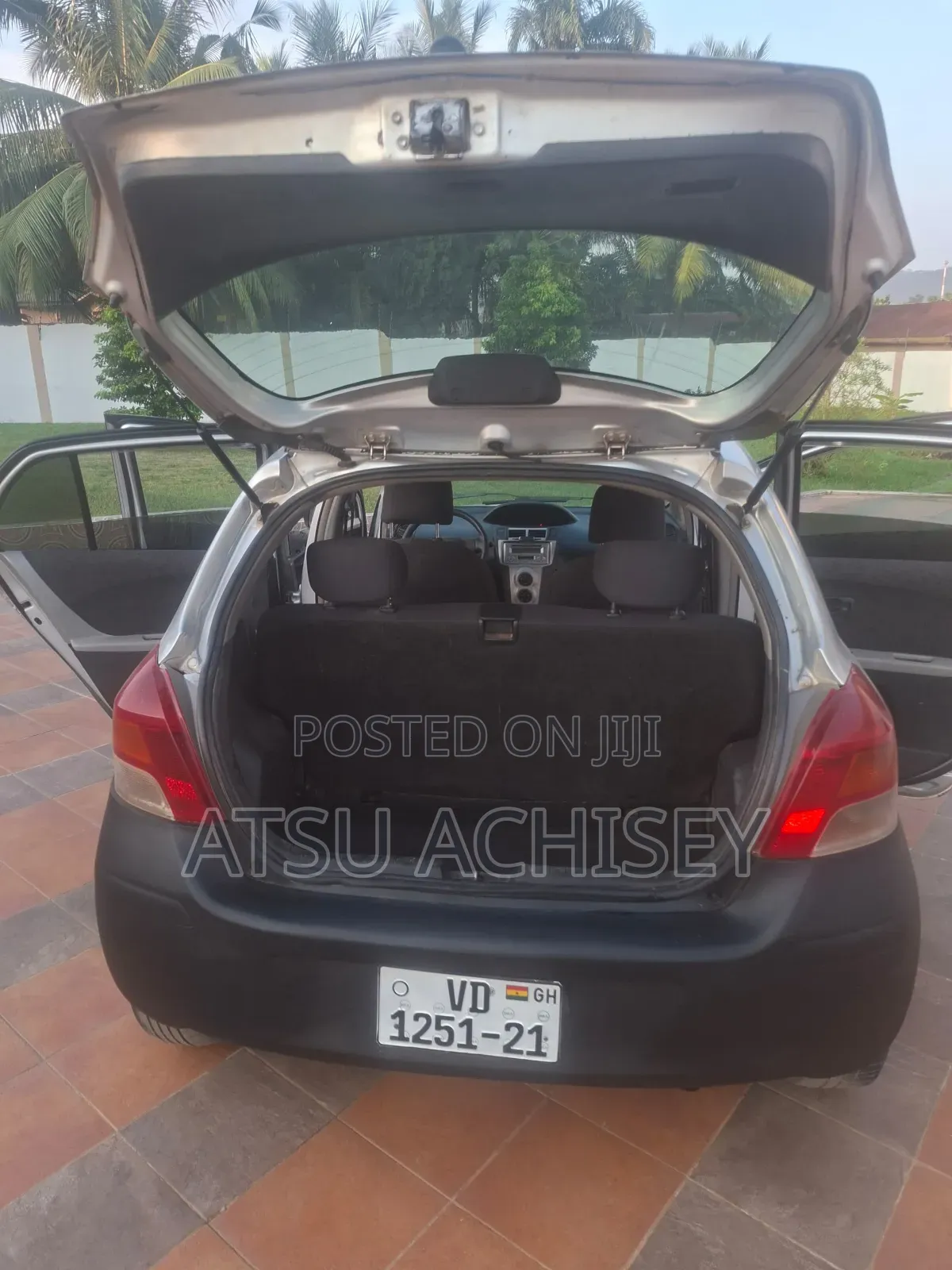 Toyota Vitz 1.0 FWD 3dr 2010 Silver
