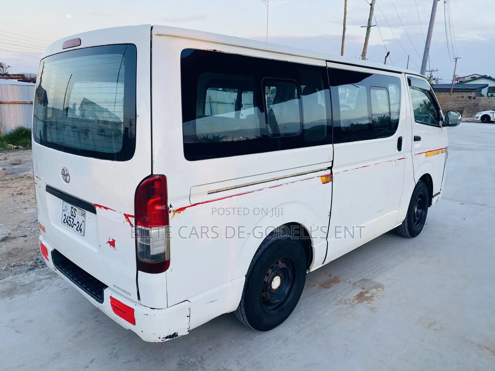 Toyota HiAce 2013 White