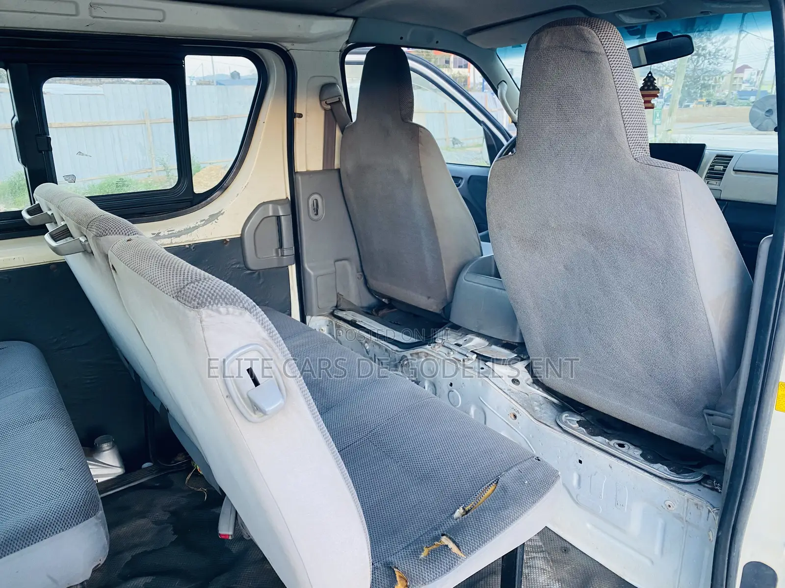 Toyota HiAce 2013 White
