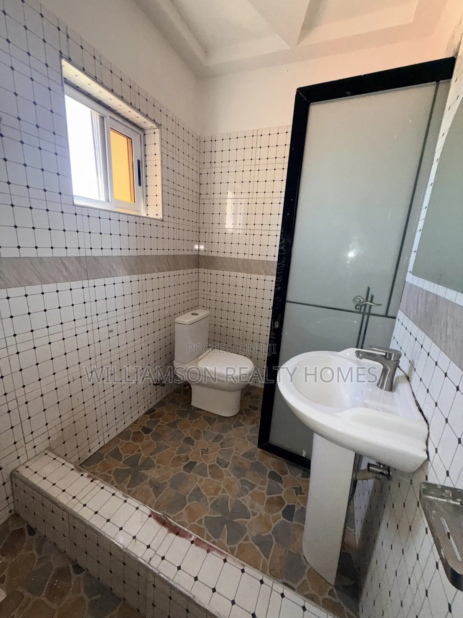 2bdrm Apartment in Sarkumonor Estate, Spintex for rent