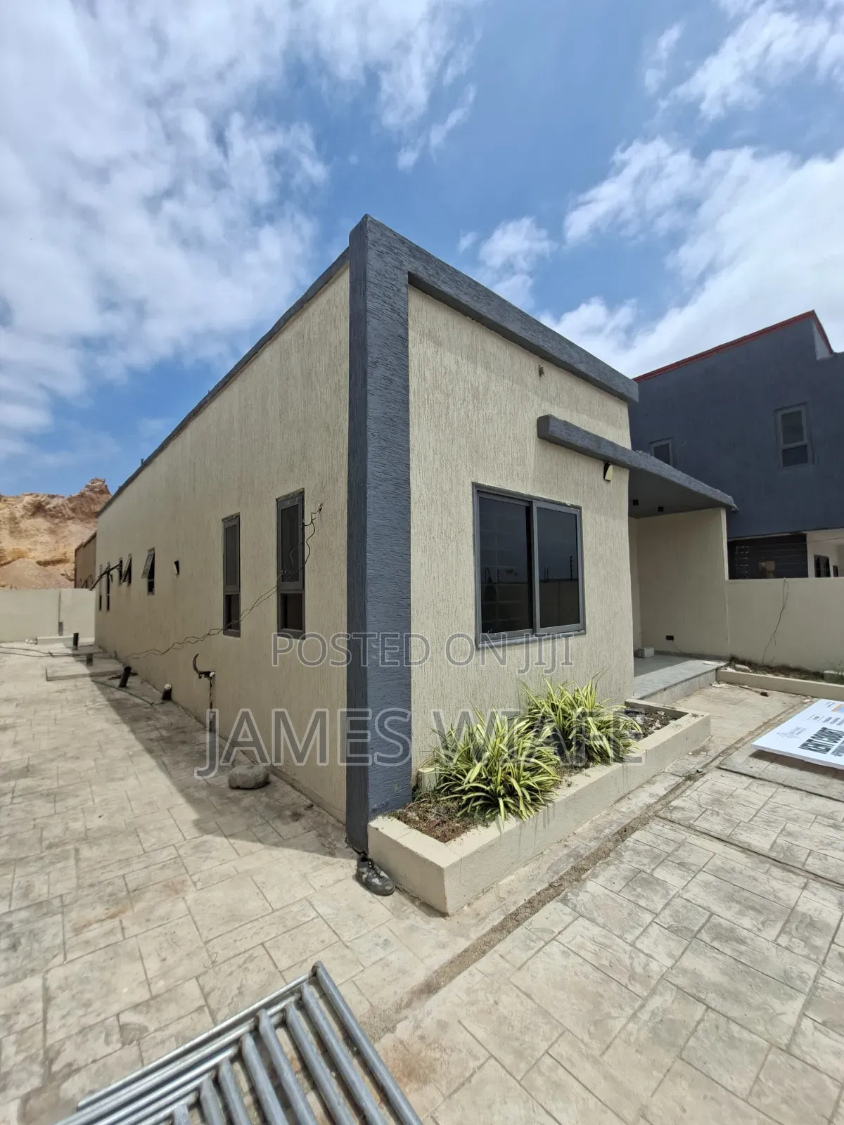 2bdrm Townhouse/Terrace in Kent Homes, Accra Metropolitan for sale