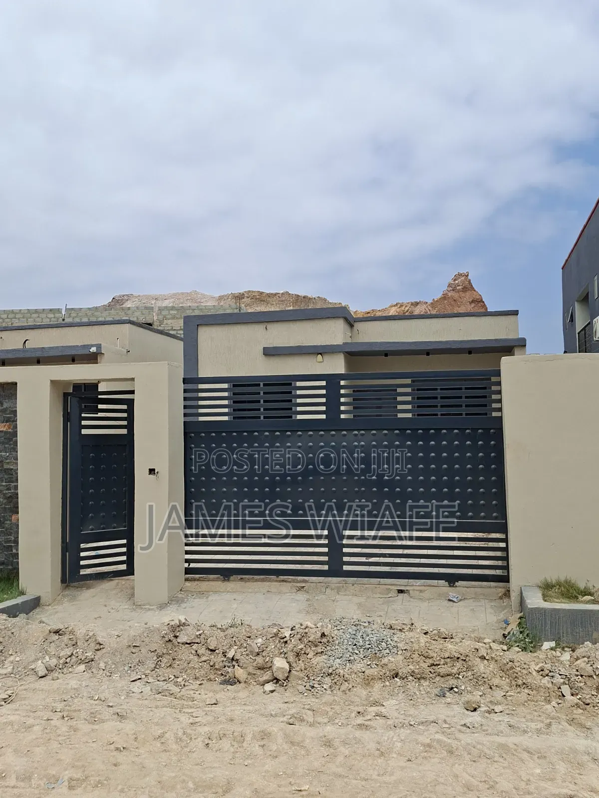 2bdrm Townhouse/Terrace in Kent Homes, Accra Metropolitan for sale