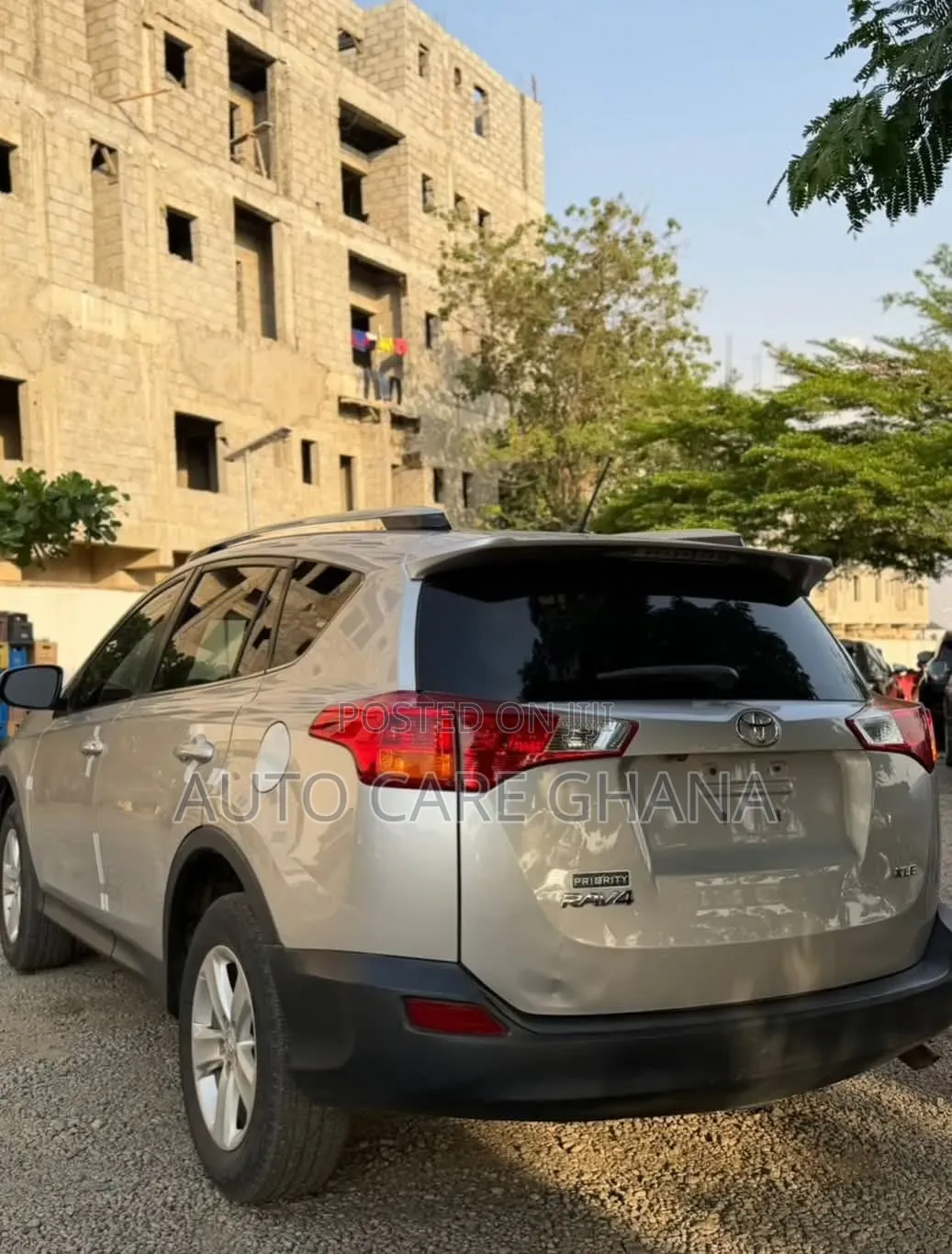 Toyota RAV4 XLE 4dr SUV (2.5L 4cyl 6A) 2015 Silver