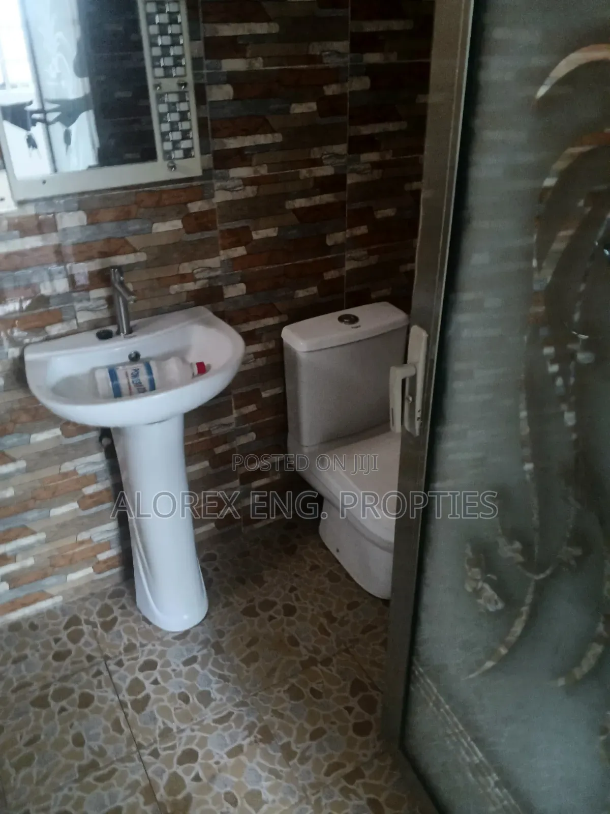 1bdrm Apartment in 2 Washrooms, Adenta, Malejor for rent