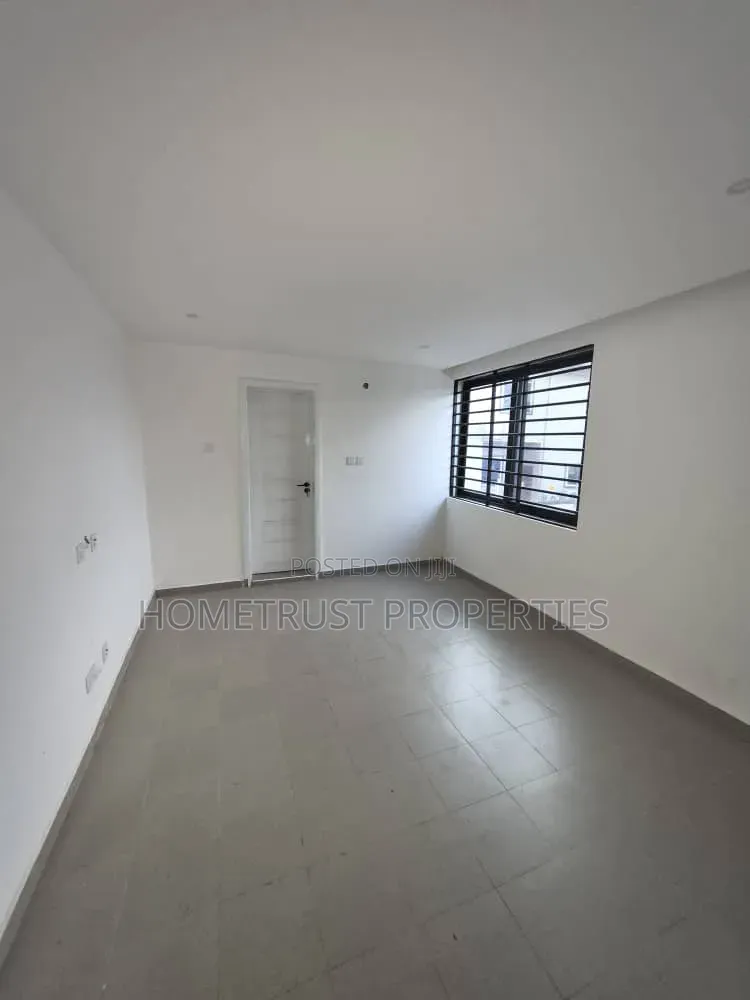 3bdrm Duplex in Kwabenya Acp for sale