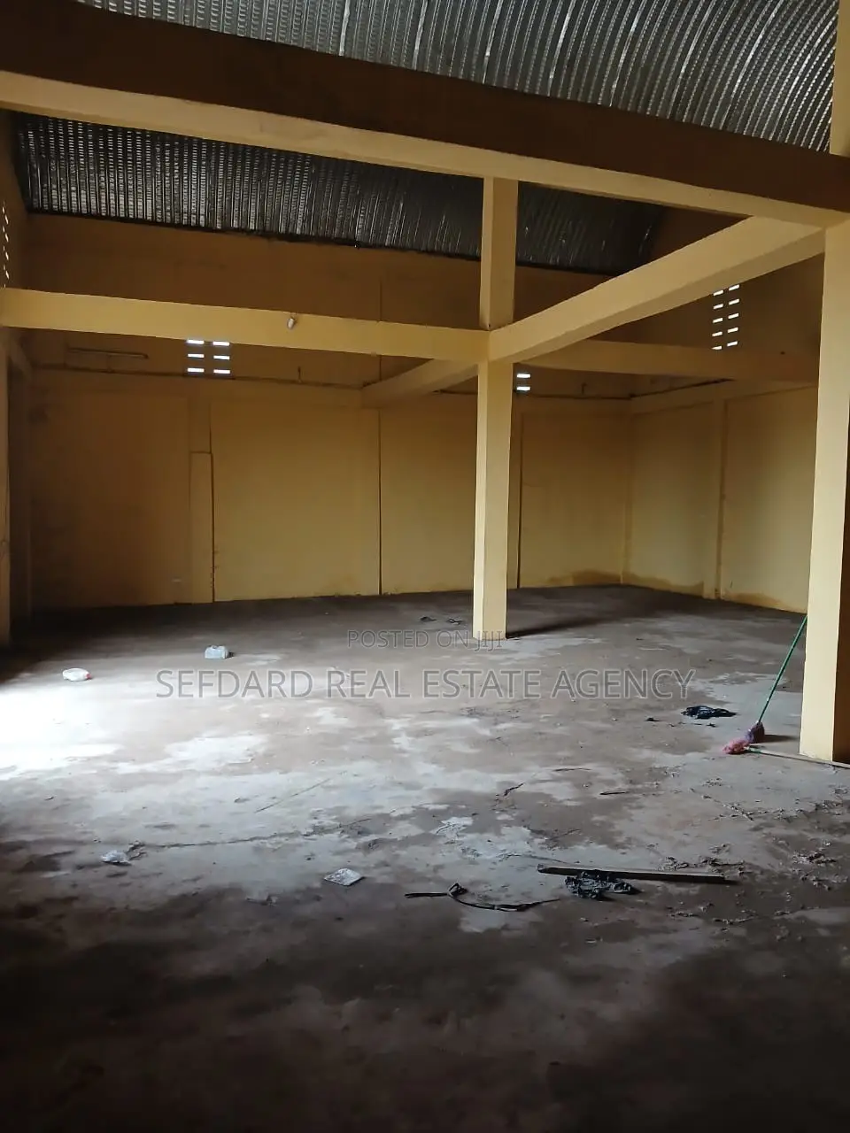 Warehouse for Rent – Roadside Location