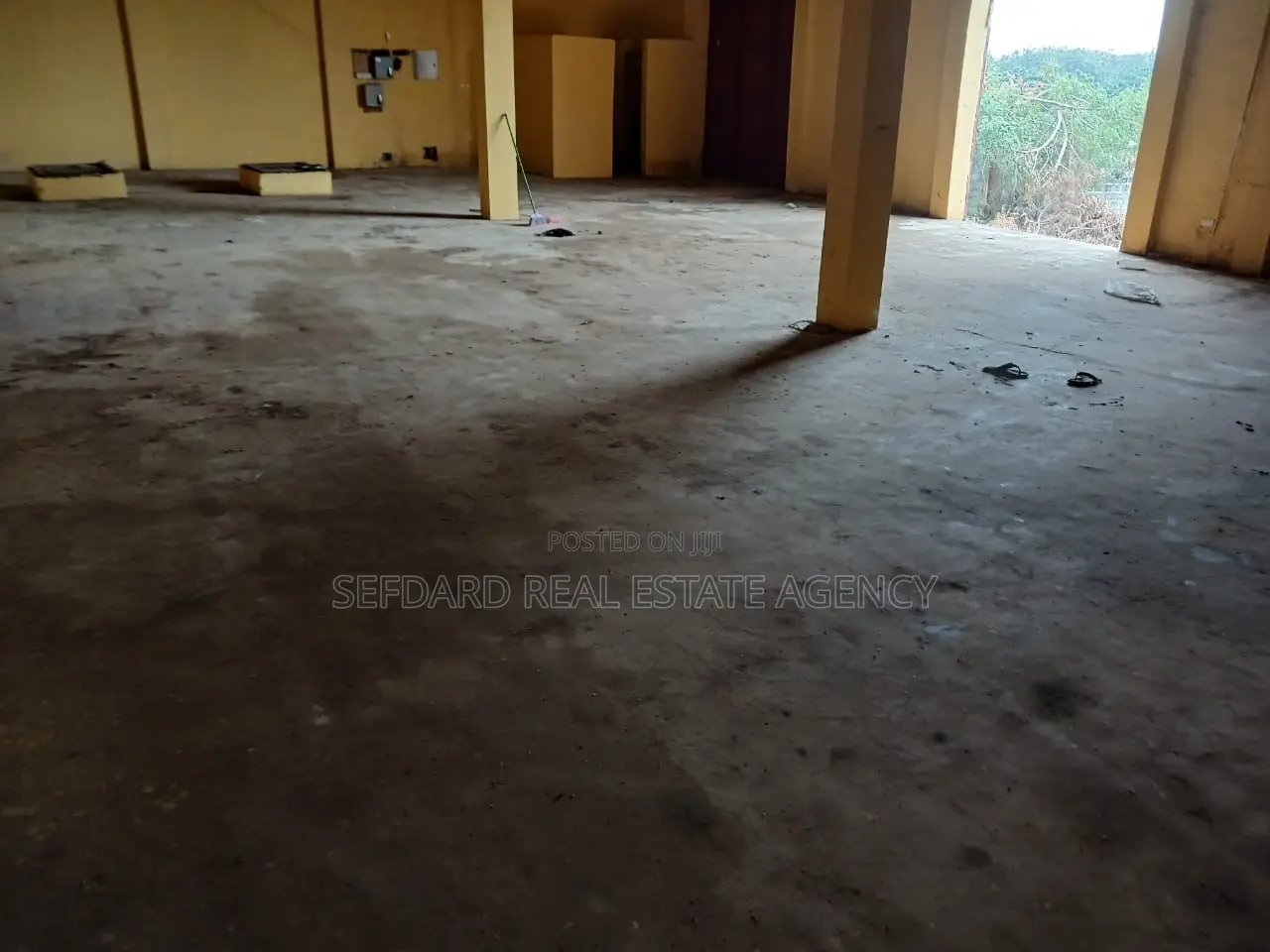 Warehouse for Rent – Roadside Location