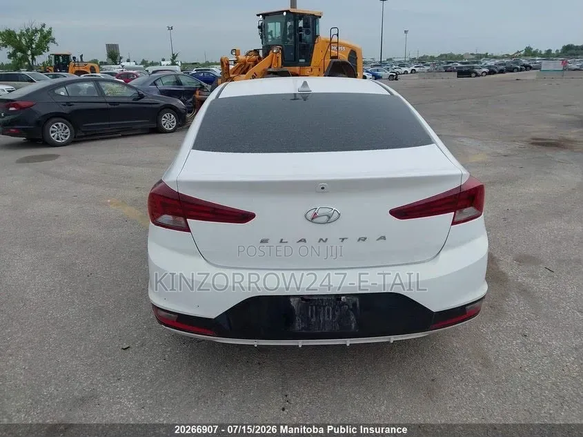 Hyundai Elantra Value Edition 2019 White