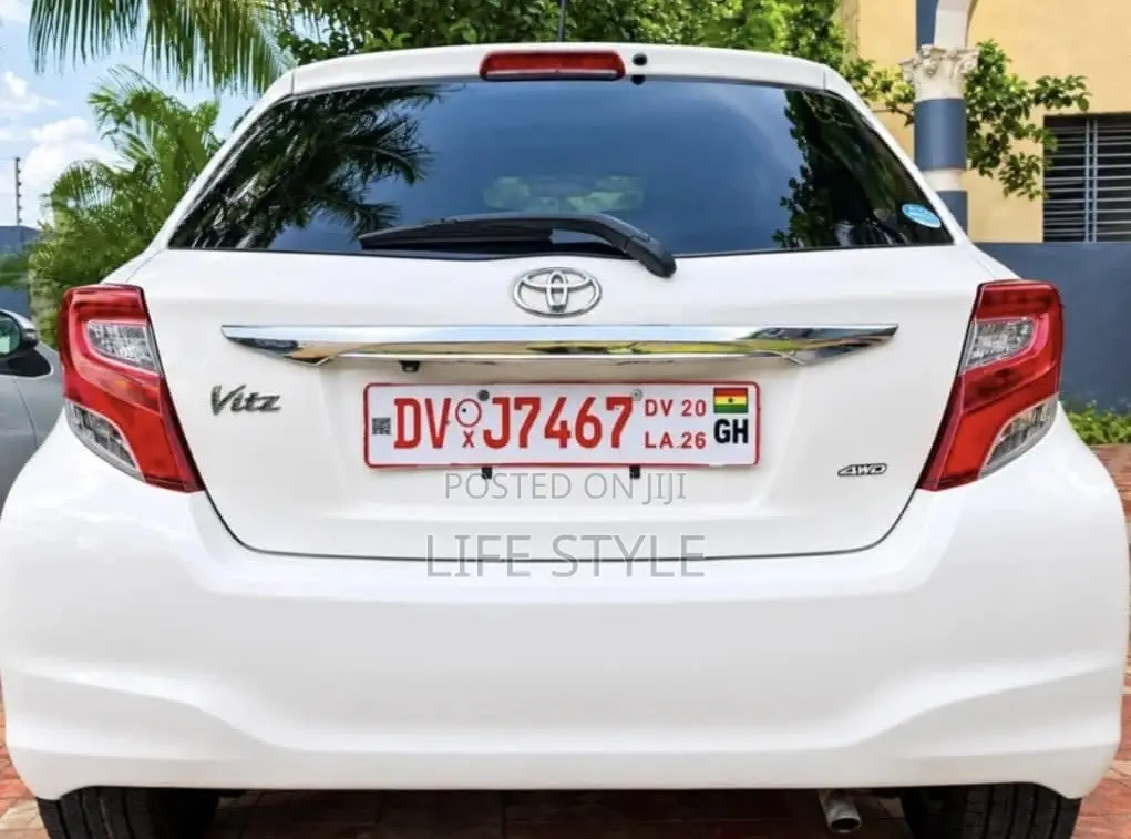 Toyota Vitz 1.0 FWD 3dr 2016 White