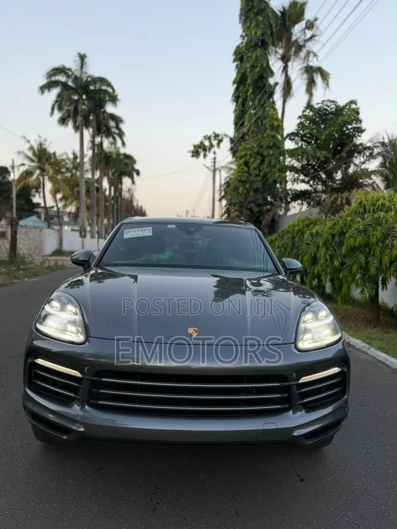 Porsche Cayenne Base AWD 2020 Gray