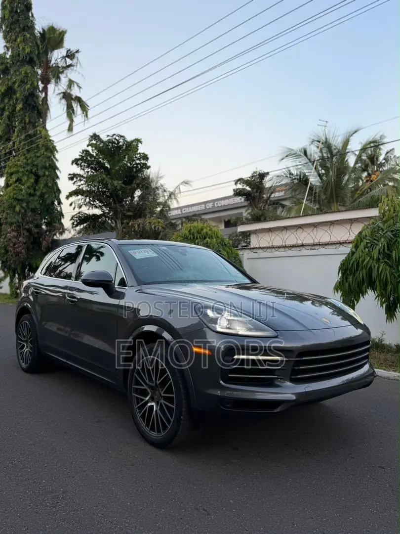 Porsche Cayenne Base AWD 2020 Gray