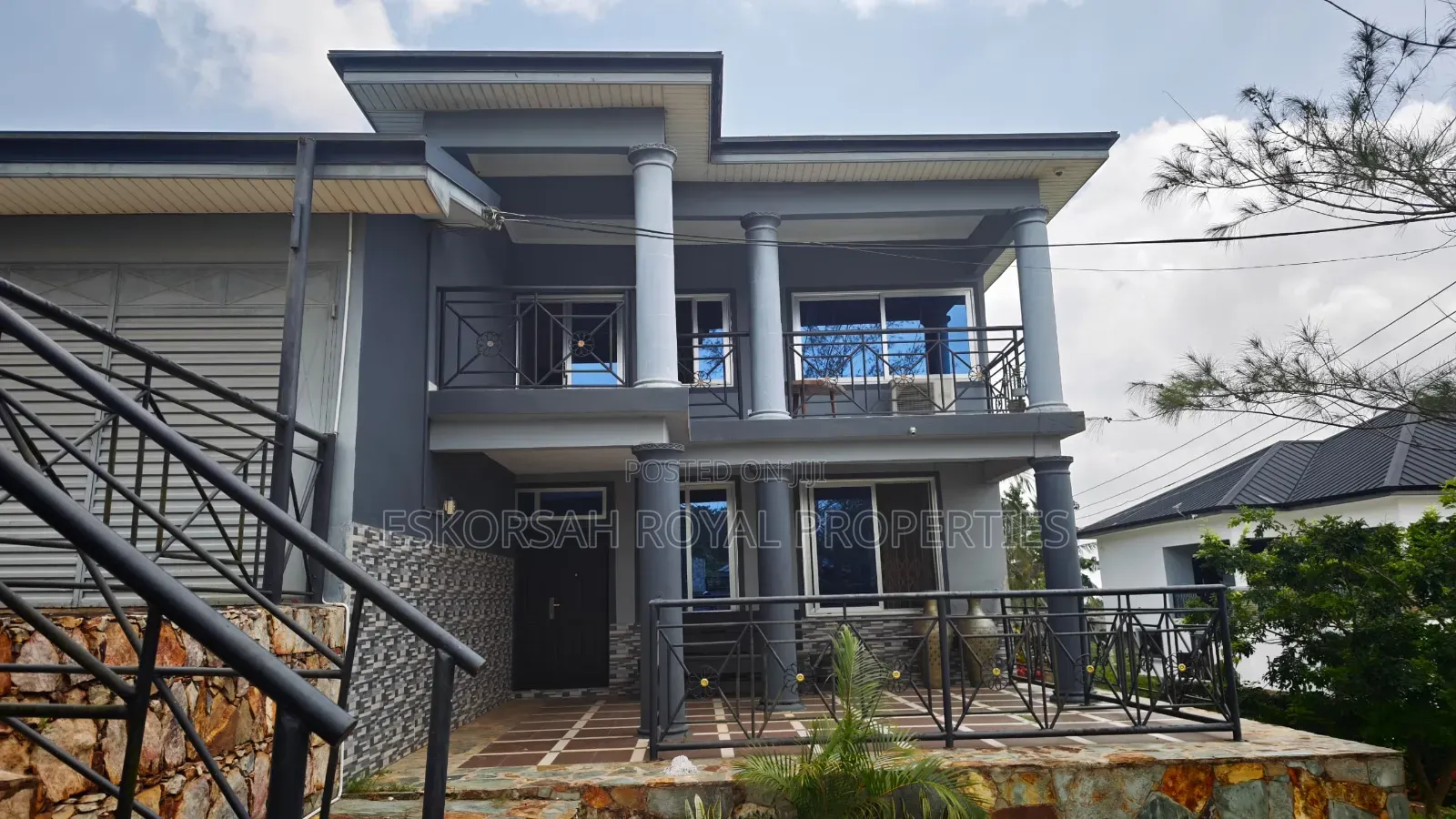 5bdrm House in Abui, Aburi for sale