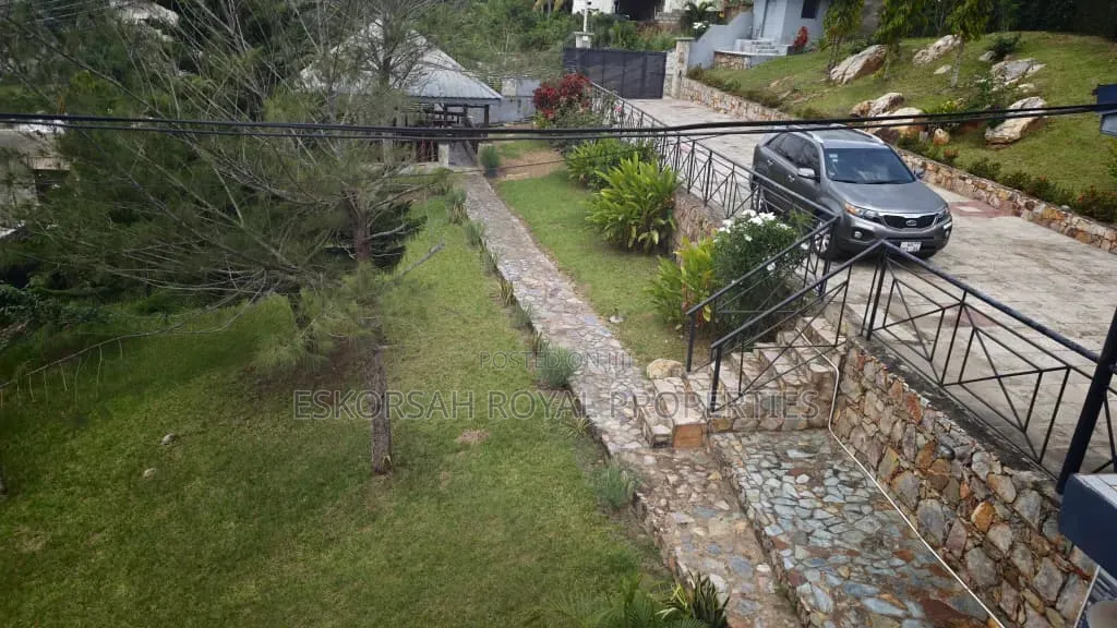 5bdrm House in Abui, Aburi for sale