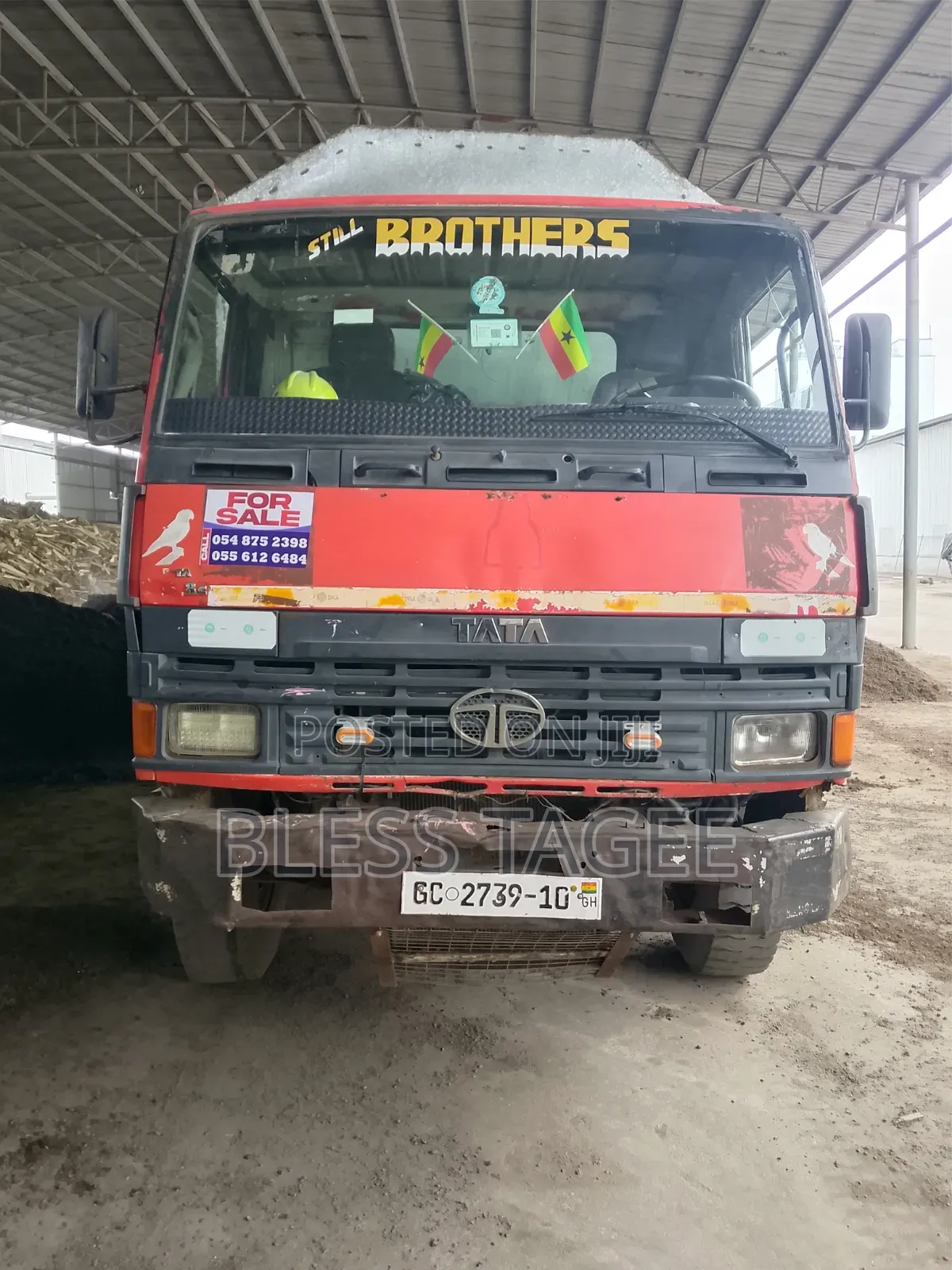 A Moving Tata Truck for Sale and Is Good but the Enigine Is DAF 25char