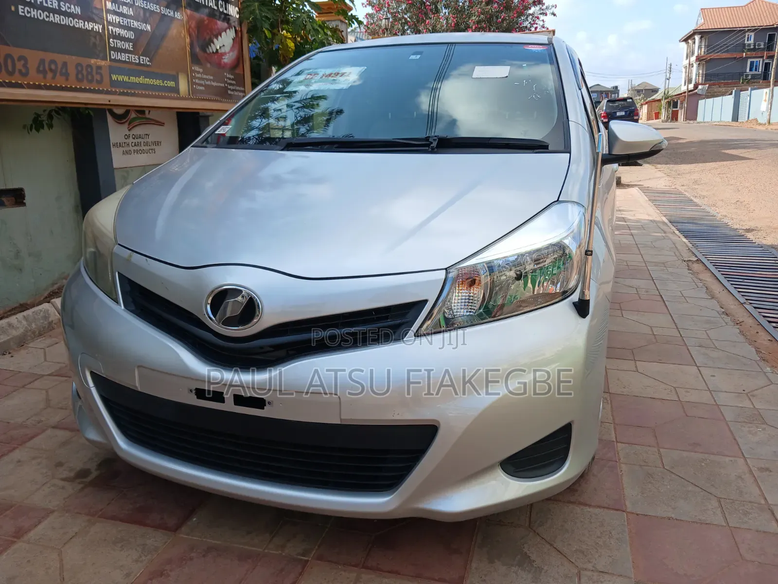 Toyota Vitz 1.3 FWD 5dr 2013 Silver